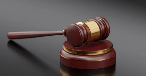 涉行贿买挖矿突击行动情报 2华男控10罪 配图