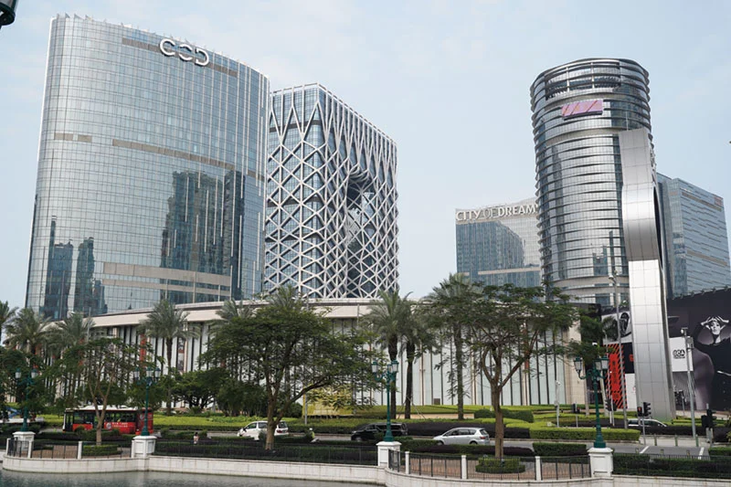 新濠延长19.4 亿美元循环信贷还款期四年同步增设8.216 亿美元新增融资额度 — 封面