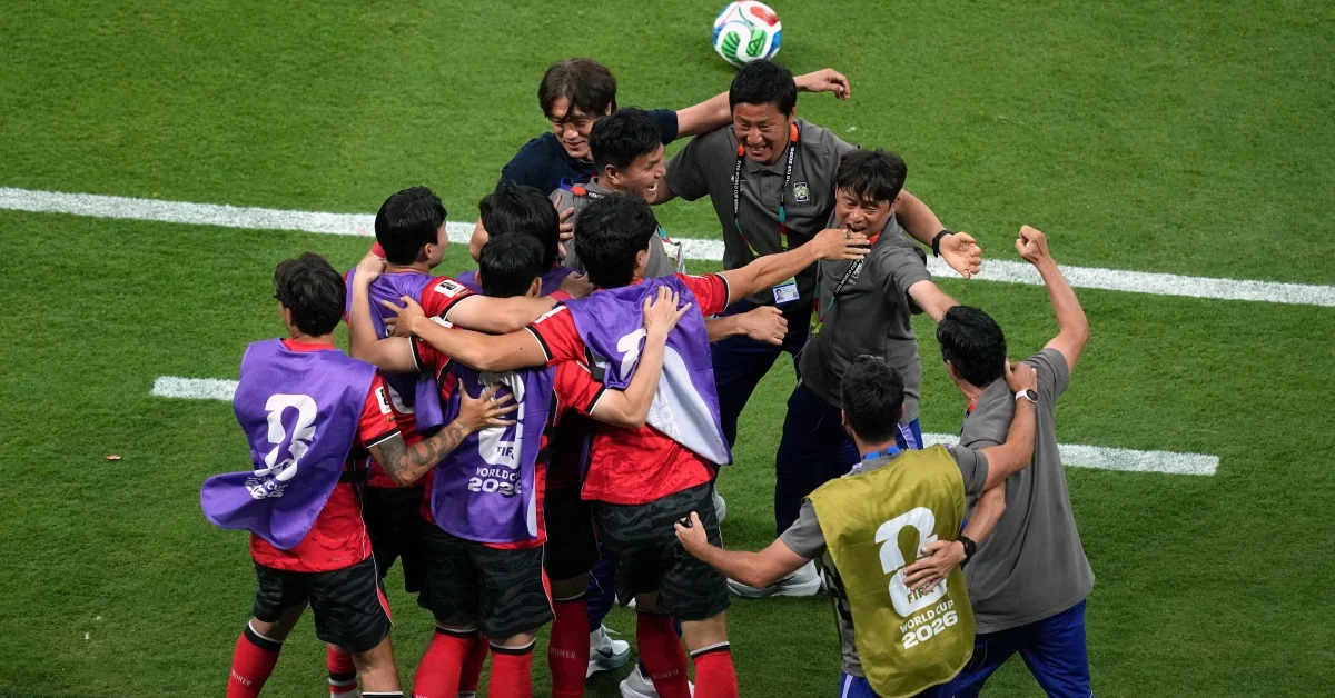 2026美加墨世界杯|洪明甫终迎世杯首胜 韩国逆转捷克创亚洲纪录 — 封面