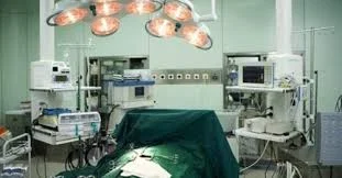 日实习医偷拍剖腹产孕妇辩「为了学习」 自曝破百人受害 配图