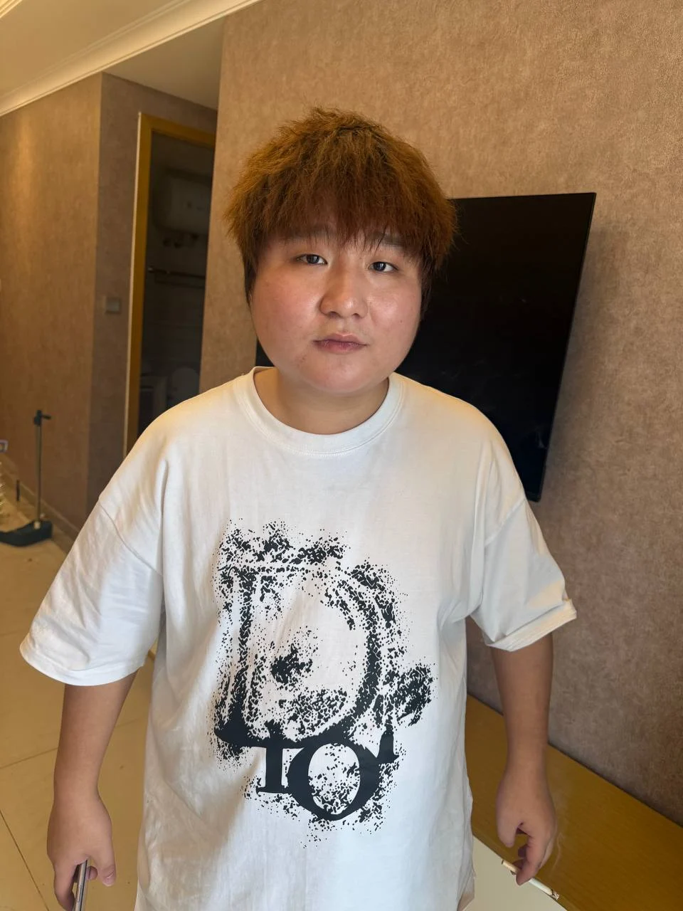 亚太的老板擦亮眼！曝光两个没规矩的柬老流窜犯，满嘴谎话，专门搞垮公司！ 配图