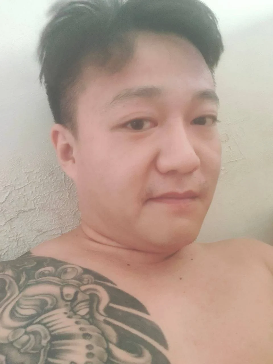 离绑架狂徒远点，贩枪贩毒，近期频繁外出踩点物色目标！ 配图