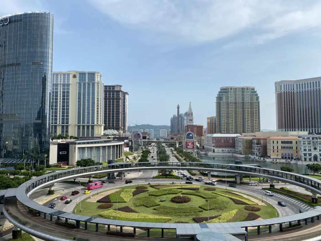 摩根大通看淡澳门博企2026第二季业绩预测普遍低于市场共识 — 封面