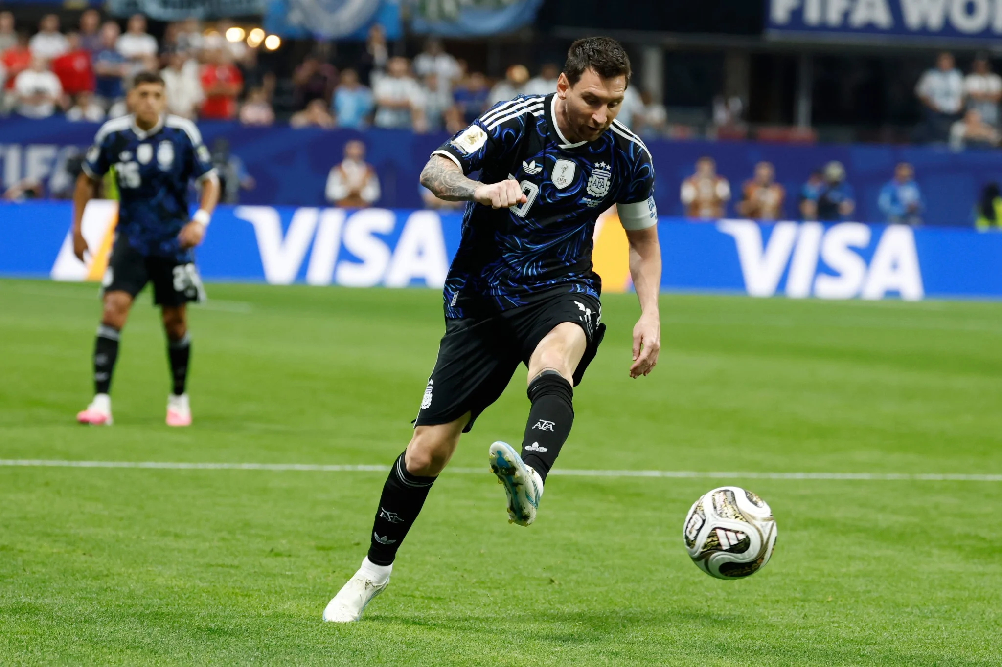 2026美加墨世界杯|半决赛首发出战 梅西再创世界杯里程碑 — 封面