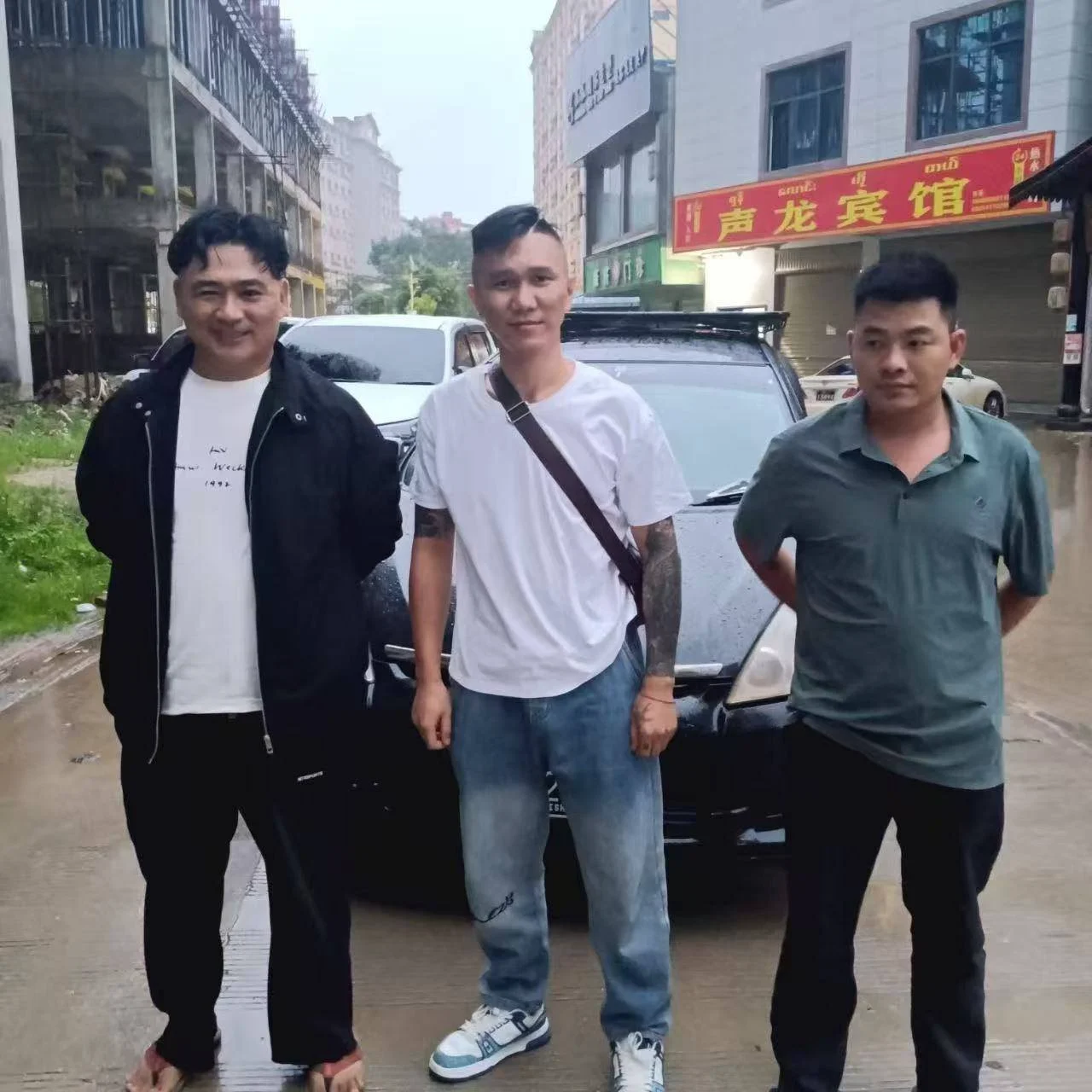黑心中介騙坐车费 配图