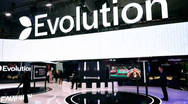 Evolution Q2营收环比回暖，CEO称英国和解后策略不调整 配图