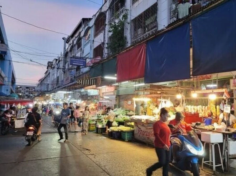 泰国突查曼谷餐厅旅馆 揭中国人涉开空壳公司贿赂官员 — 封面