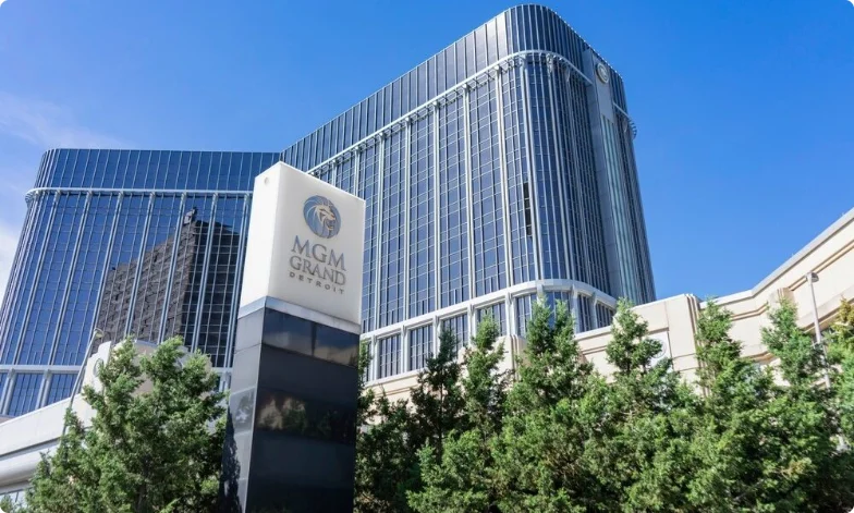 底特律三家赌场7月收入回升至1.116亿美元 — 封面
