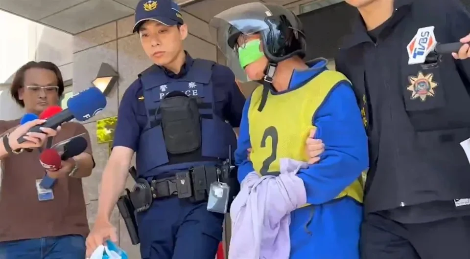 预谋藏刀刺颈啦啦队汶汶！ 52岁狂粉阿北怒吼「她逼我的」、杀人未遂起诉 — 正文配图