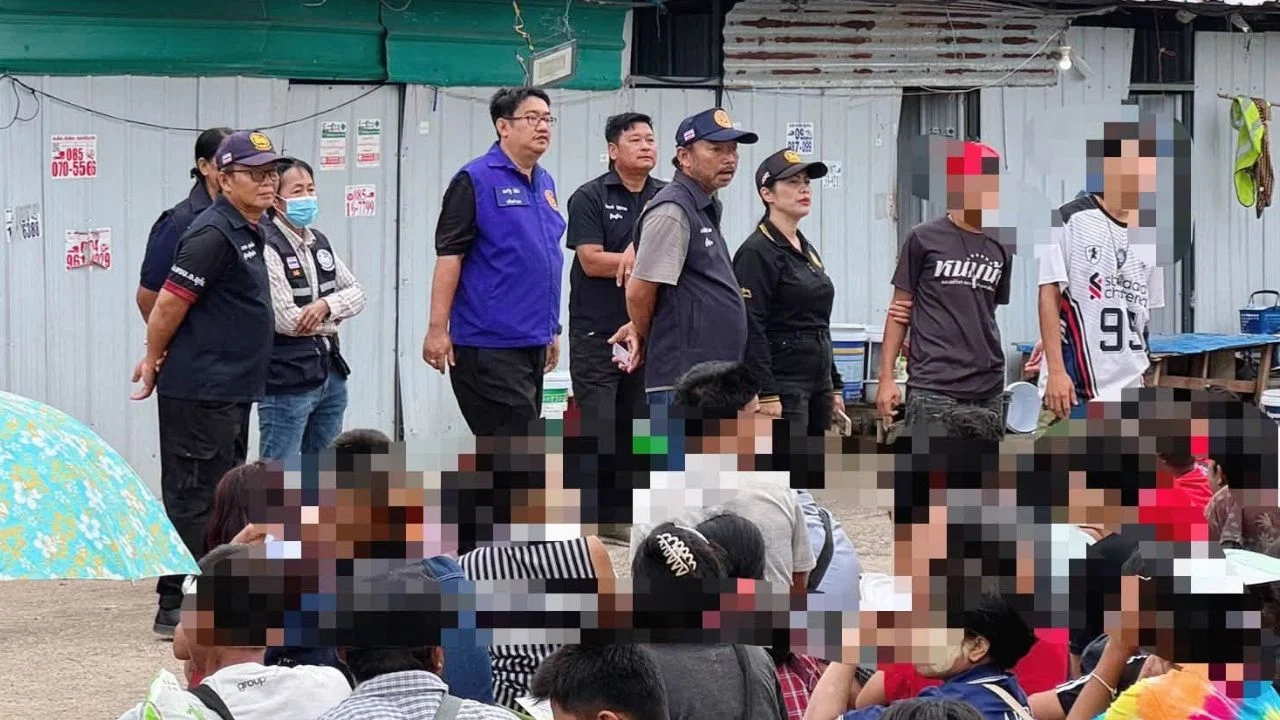 泰国突查230名缅甸劳工,35人无法出示证件被移送警方 — 封面