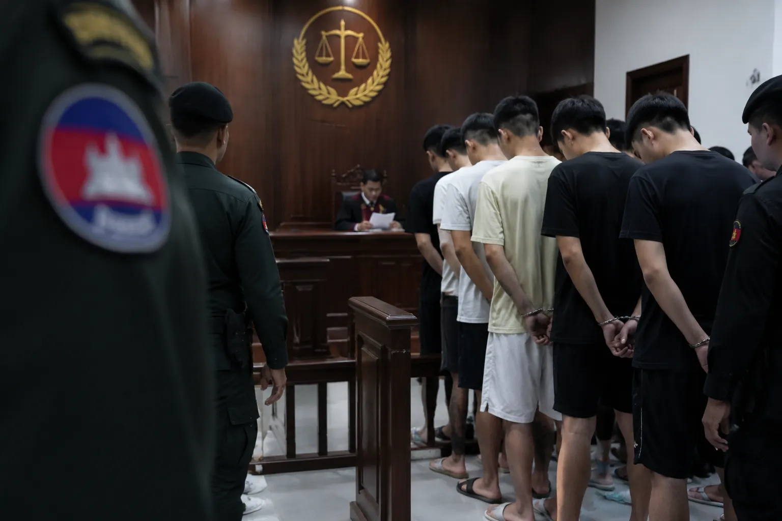 西港法院重判9名中国人！7人终身监禁、2人判刑8年 — 正文配图
