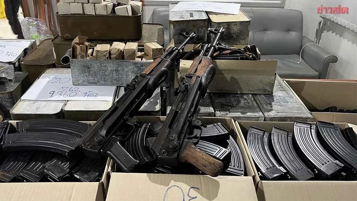 泰国达叻府截获涉走私快艇,查获2支AK-47及超3万发弹药 — 封面