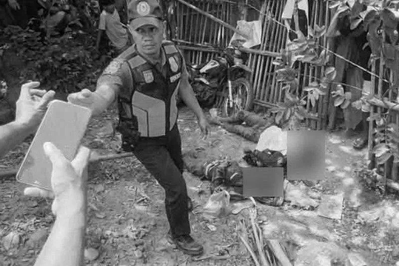 骑车路上突然遭枪击!菲律宾两男子当场身亡 — 封面