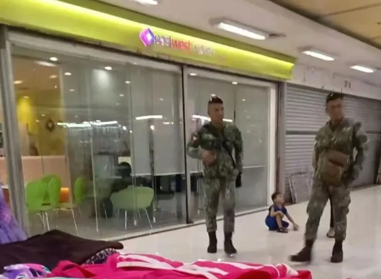 菲律宾999商场突现执法行动,一家水杯店被查封 — 正文配图