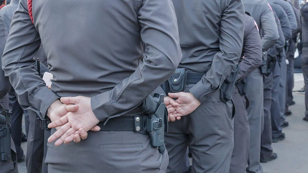 中国男子遭泰国警员带走索20多万泰铢!57岁中校涉案被捕 — 正文配图
