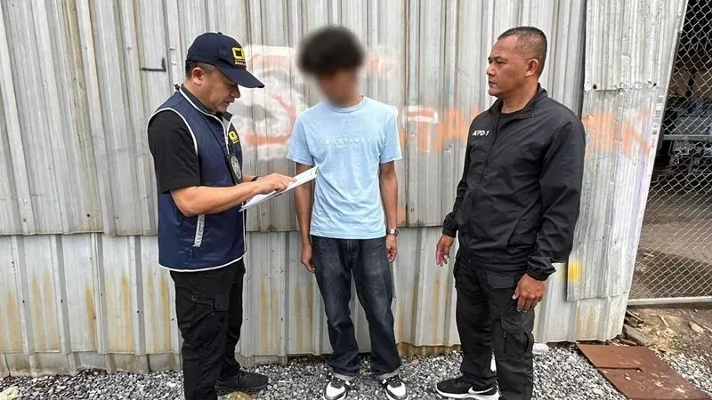 泰国24岁男子涉嫌偷拍未成年女生,威胁传播视频后被捕 — 正文配图