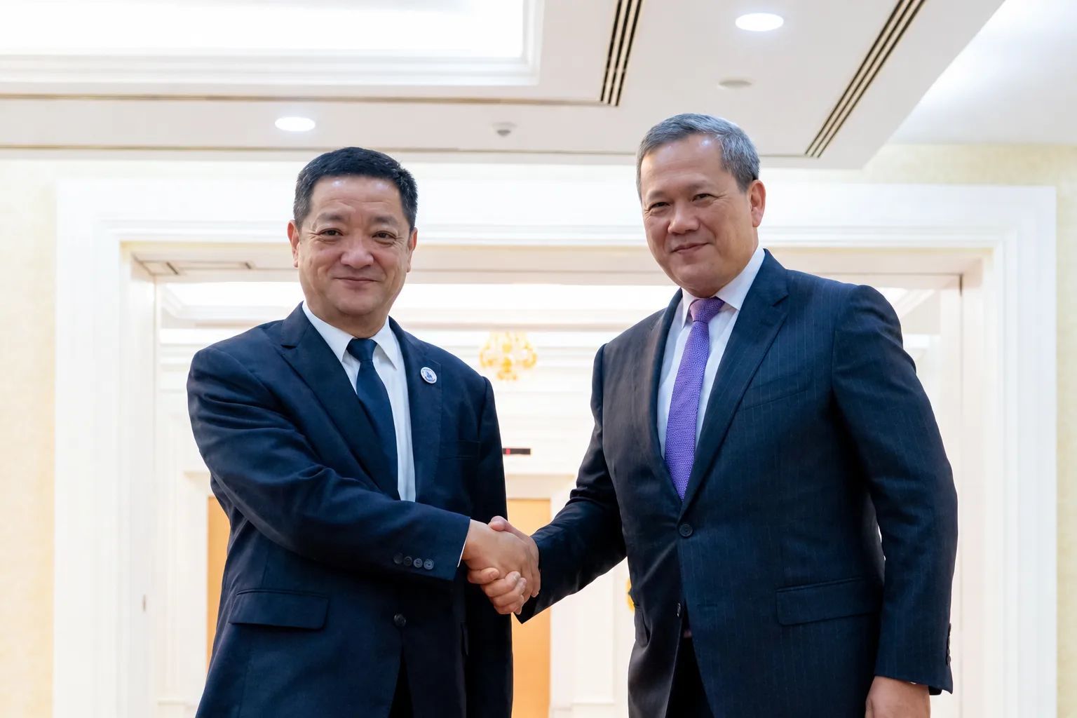 电诈必须继续打!洪玛耐会见杨维林,同时向中国游客发出邀请 ... — 封面