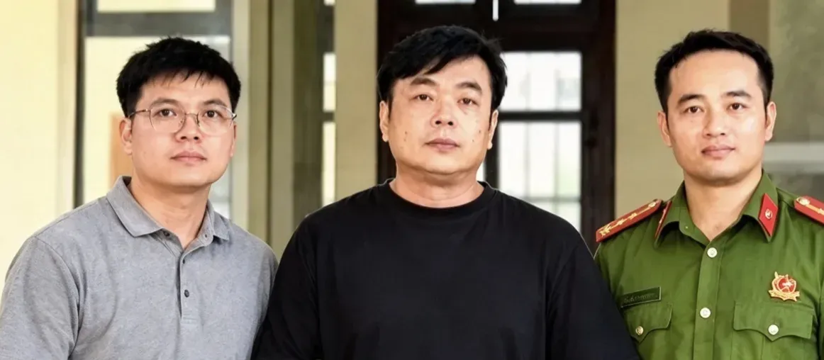 中国警方国际追逃人员在越南被抓，已正式移交中方 — 封面