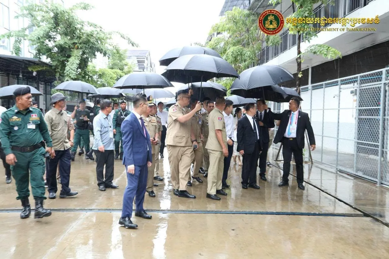 中国公安部副部长杨维林率团参访柬埔寨巴地待遣返中心 — 正文配图