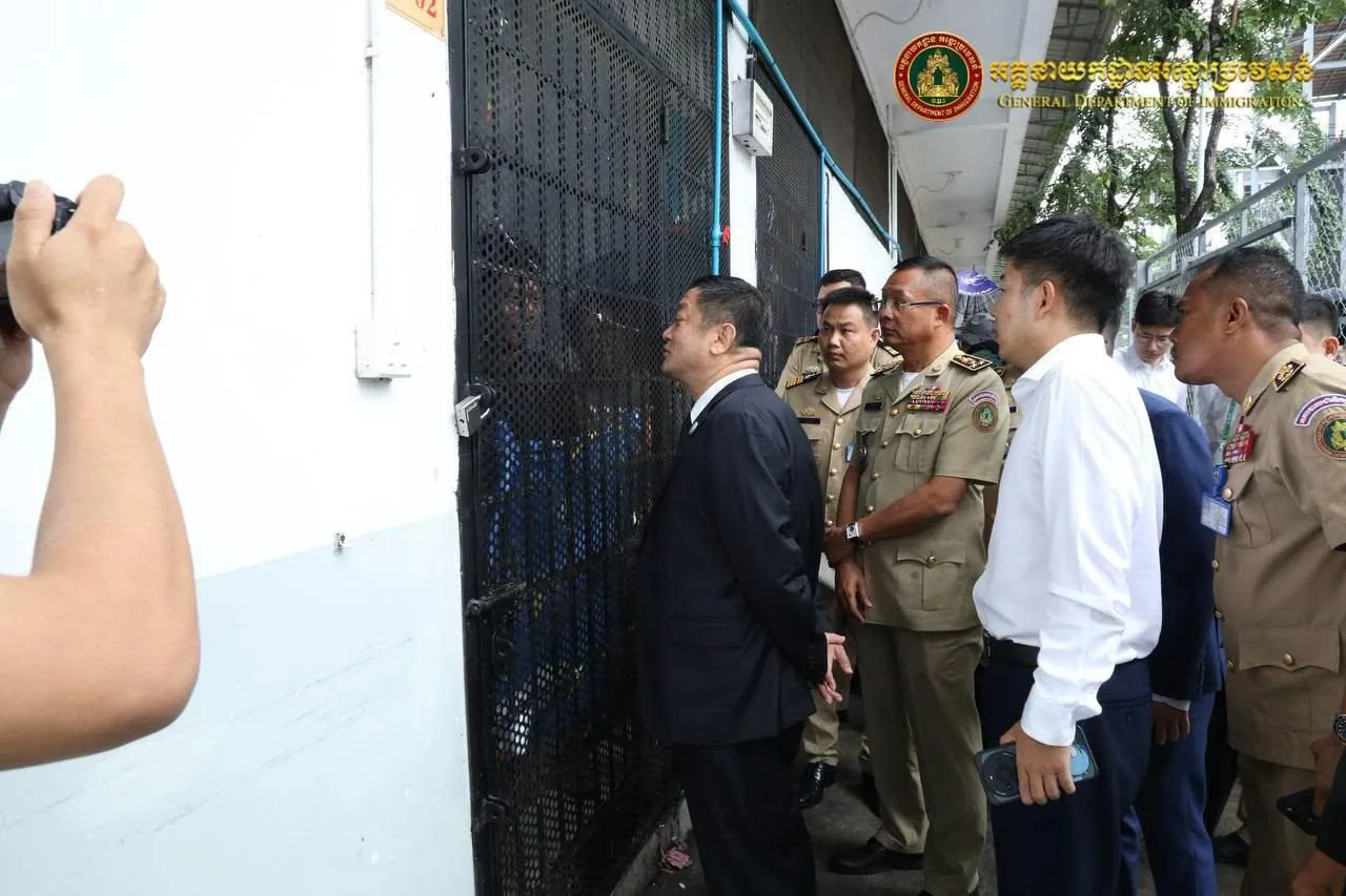 中国公安部副部长杨维林率团参访柬埔寨巴地待遣返中心 — 正文配图