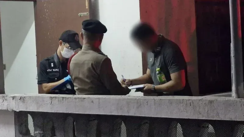 泰国普吉警察操作公务枪意外击发，49岁母亲头部中弹身亡 — 封面