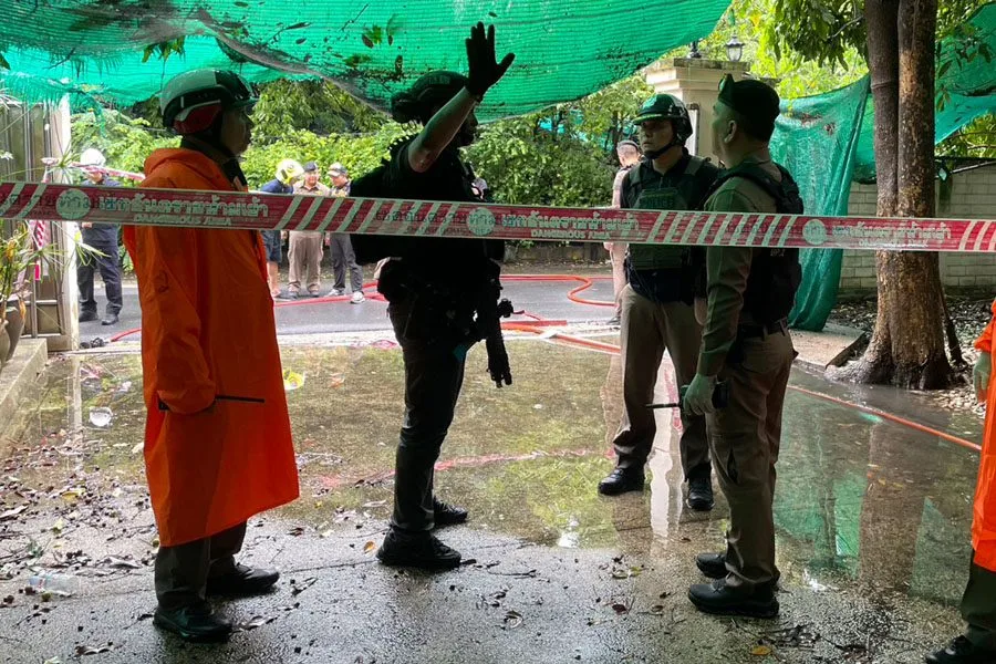 曼谷民宅起火传枪声！男子死亡，警方查获M60机枪及疑似爆炸物 ... — 正文配图