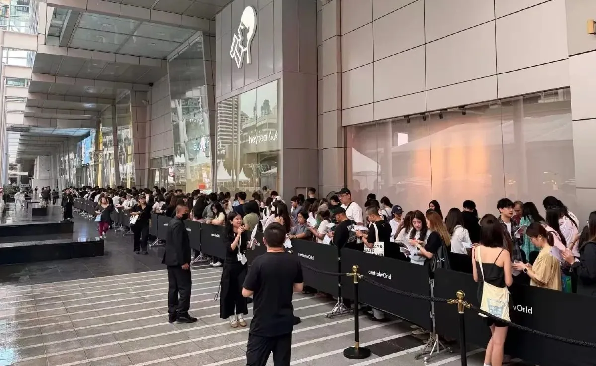 中国茶饮又在泰国火了！喜茶曼谷新店500多人排队 — 正文配图