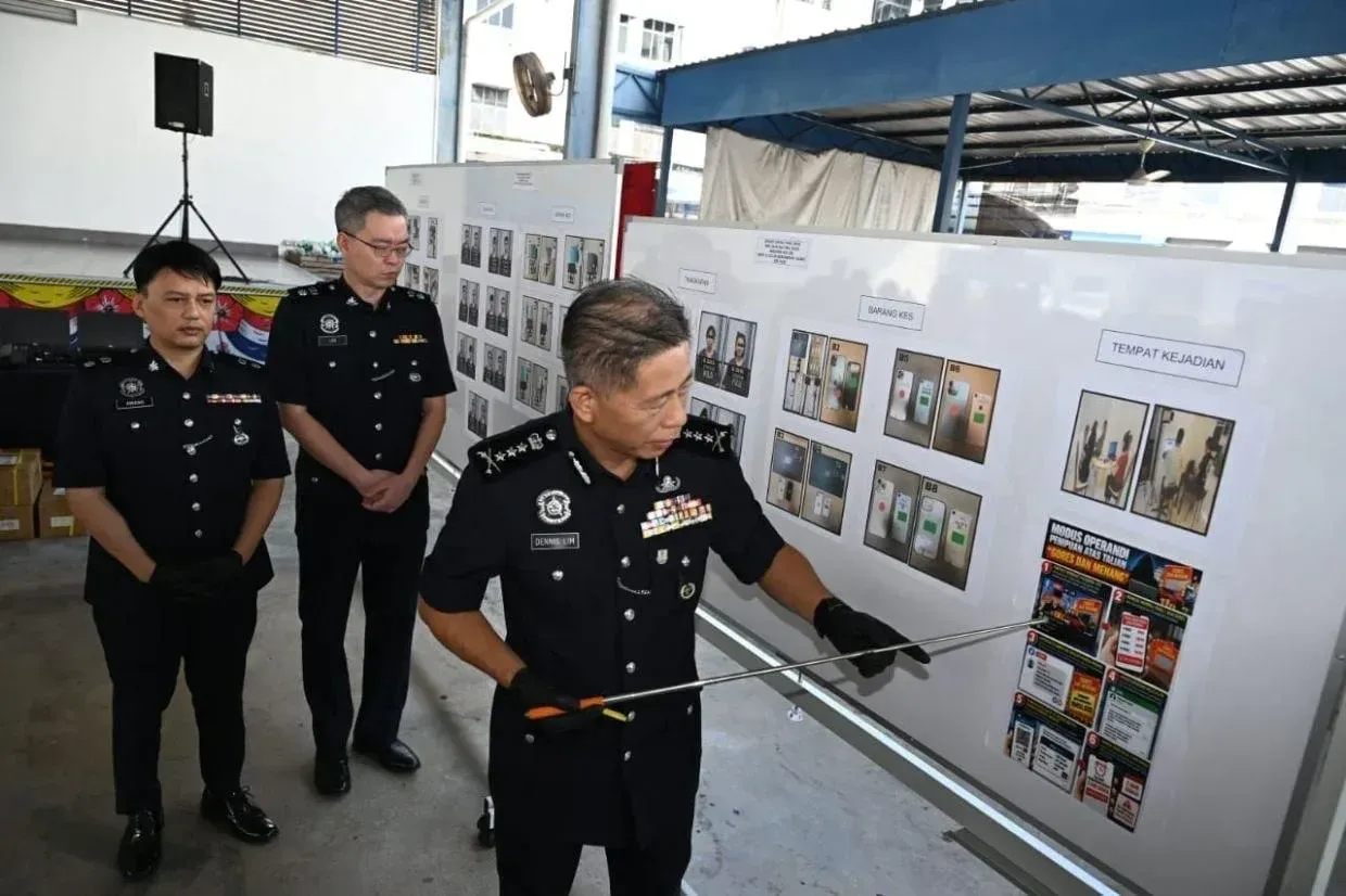 马来西亚槟城连端3个“刮刮乐”诈骗窝点,29人落网含19名中国人 ... — 正文配图