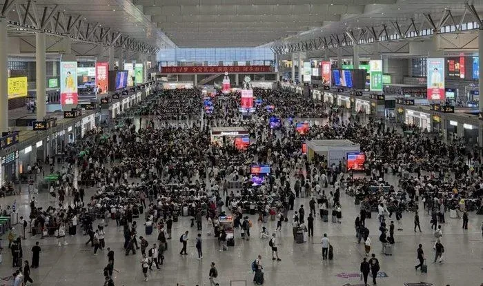 中国游客国庆出境游升温！宿务机票预订量同比暴涨111% — 封面