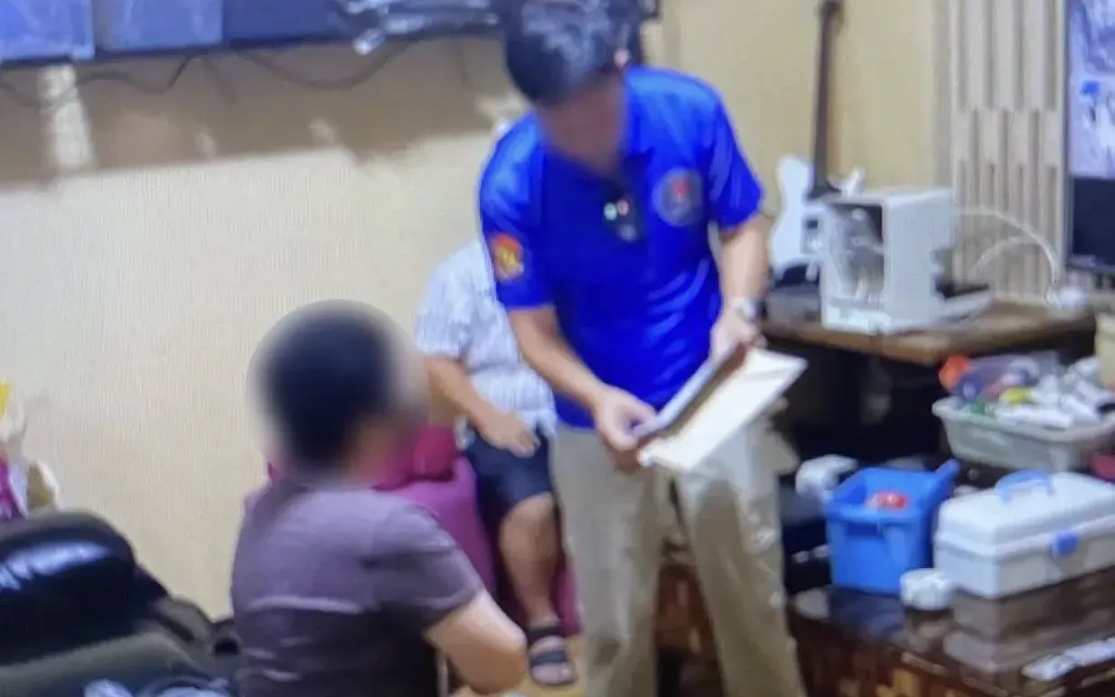 上门按摩暗藏“额外服务”！菲律宾36岁女老板被捕，身背10份逮捕令 — 封面