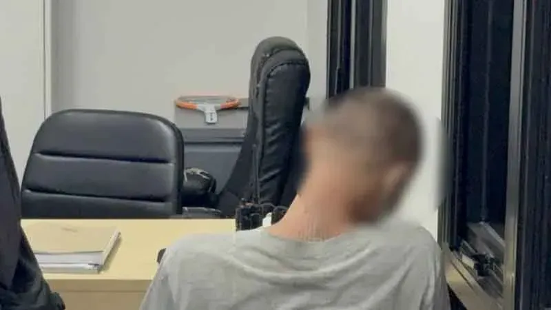 曼谷35岁盗窃嫌疑人支开警员踹门逃跑，躲进出租屋后再次落网 ... — 正文配图