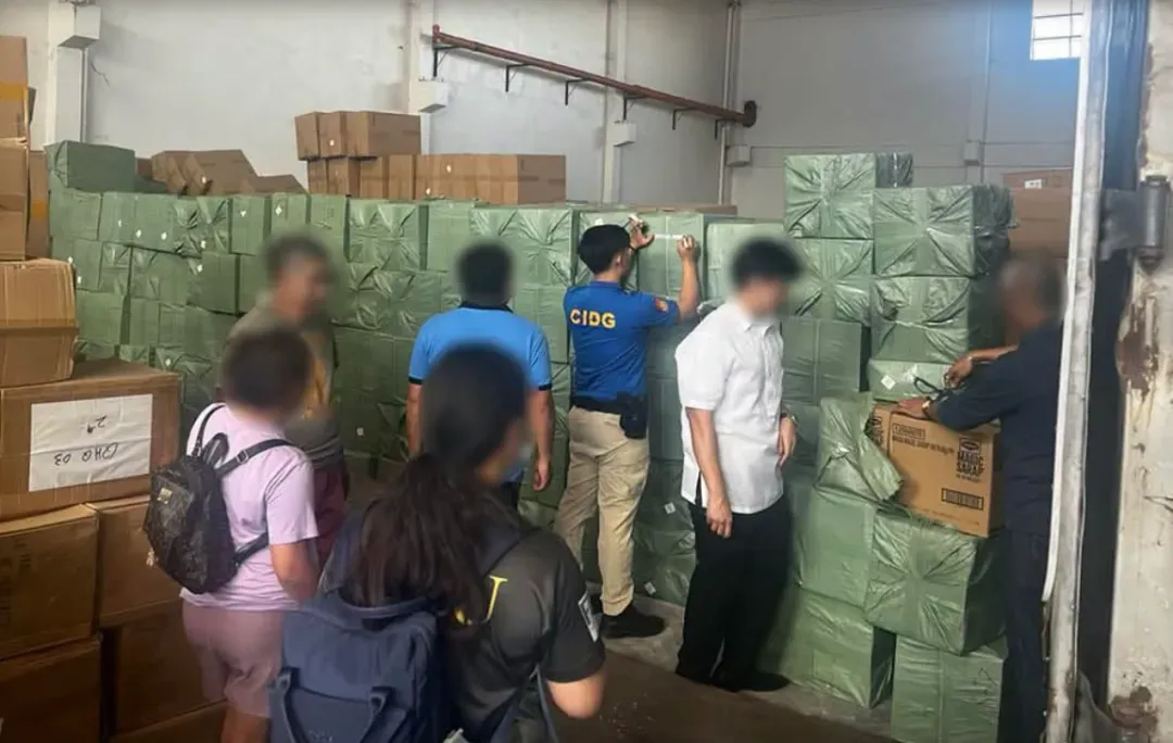 逾925万比索货物被扣！菲律宾警方查仓逮捕两名女子