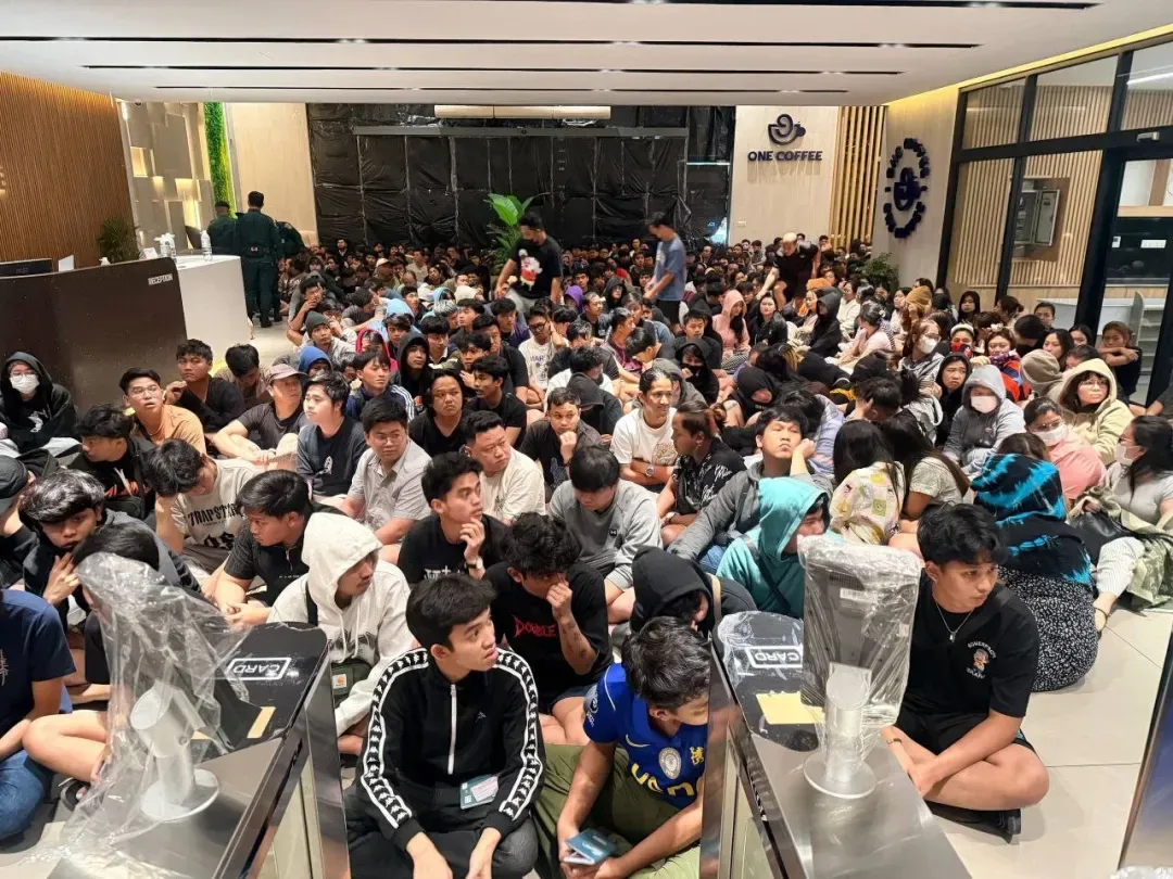 波贝大规模反诈行动!587人接受调查,包括18名泰国人 — 封面