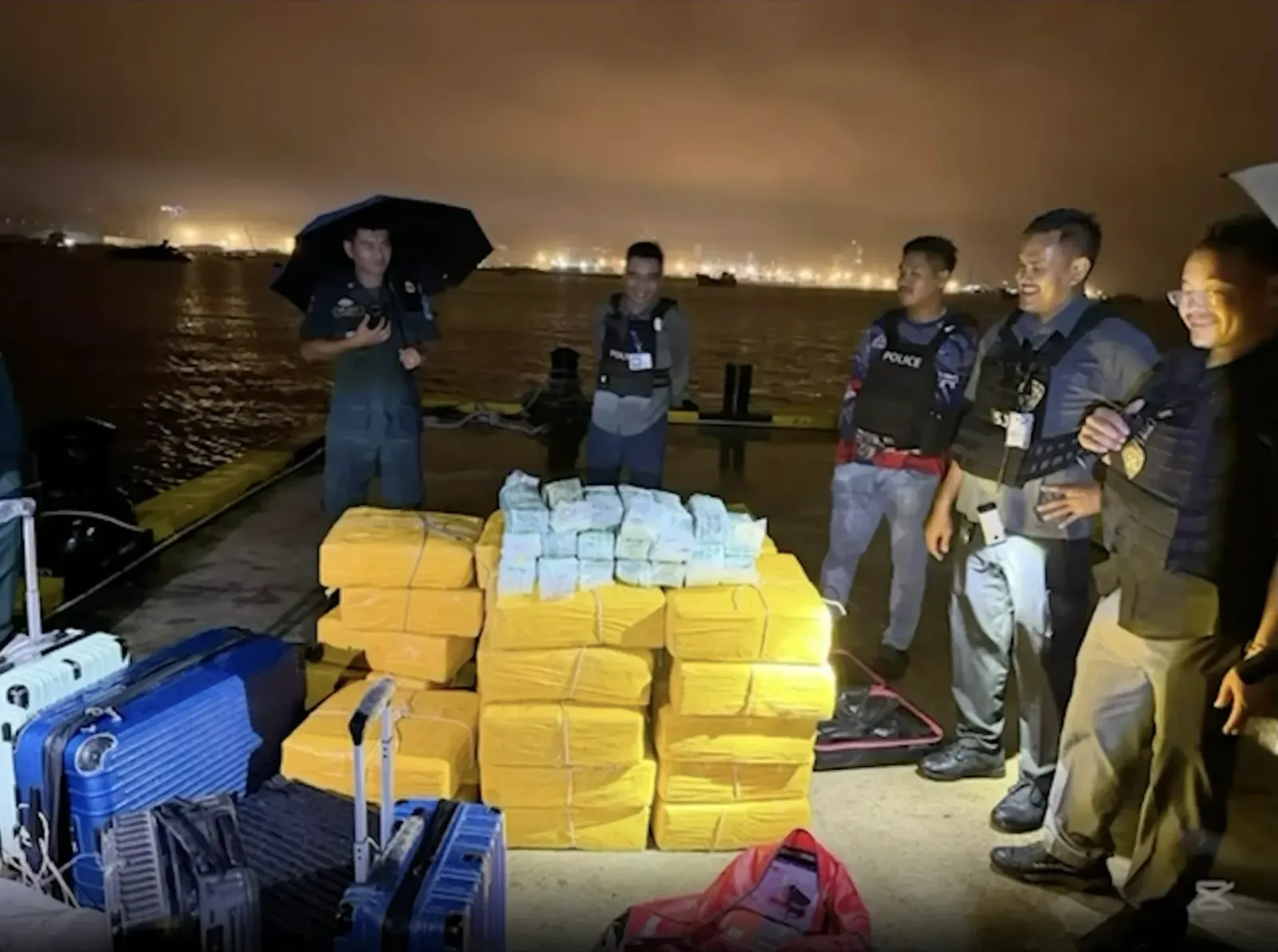 从海上快艇一路查到西港市区,柬警方连续抓获9名中国人 — 封面