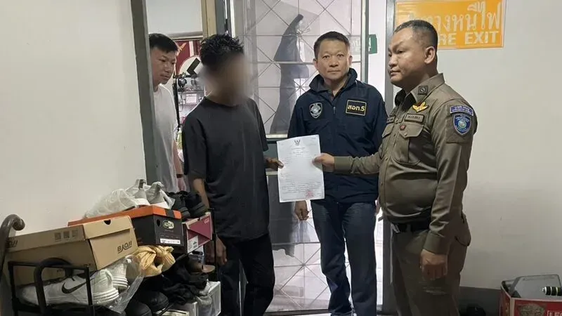 枪和子弹都从Facebook买？曼谷34岁男子涉嫌非法持枪被捕 — 正文配图