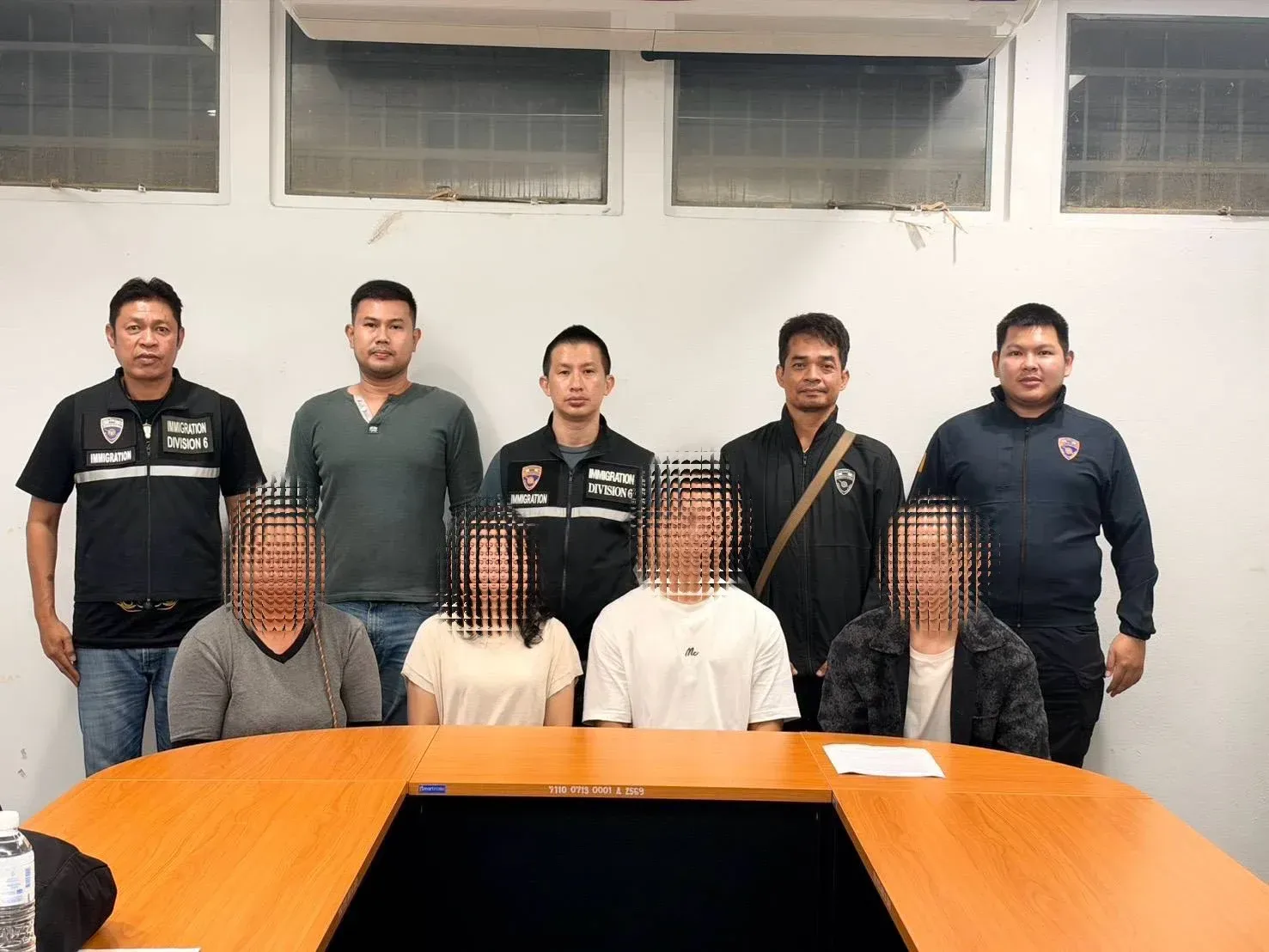 中国男子藏后座涉嫌偷渡，泰国警方追40公里抓4人 — 正文配图
