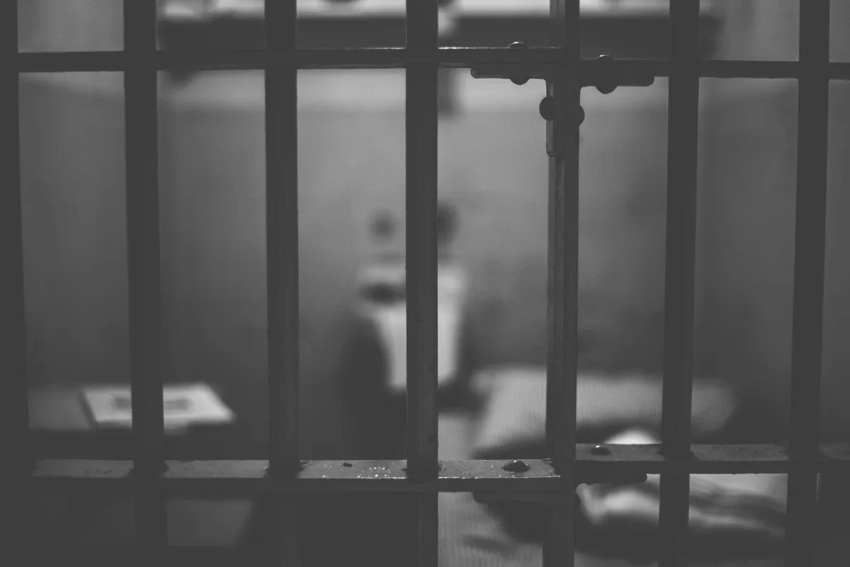 菲律宾奎松省发生案件！高中生涉嫌强奸未成年人被捕