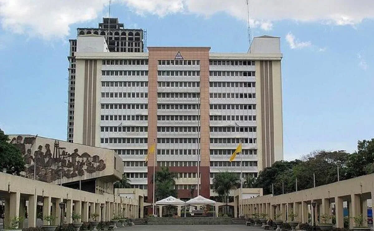 菲律宾3名青少年遭杀害！奎松市紧急解散执法队 — 封面