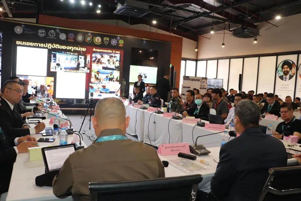 泰国国际金融会议安保升级!警方盘查4人,查获冰毒和刀具 — 正文配图
