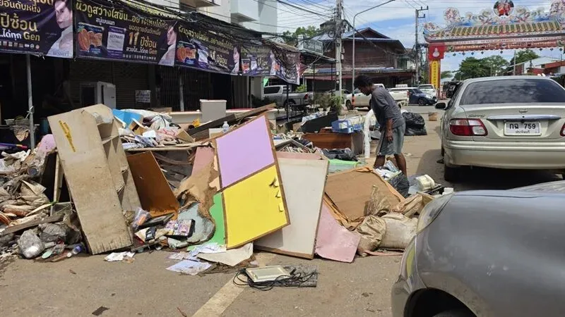 泰国巴真府洪灾已致25人死亡！近6万户受灾，4家污染工厂拟被关闭 ... — 正文配图
