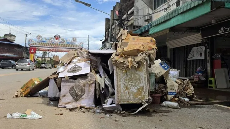 泰国巴真府洪灾已致25人死亡！近6万户受灾，4家污染工厂拟被关闭 ... — 正文配图