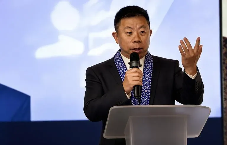 菲防长称中国是“麻烦制造者”，中国大使强硬回应！ — 封面