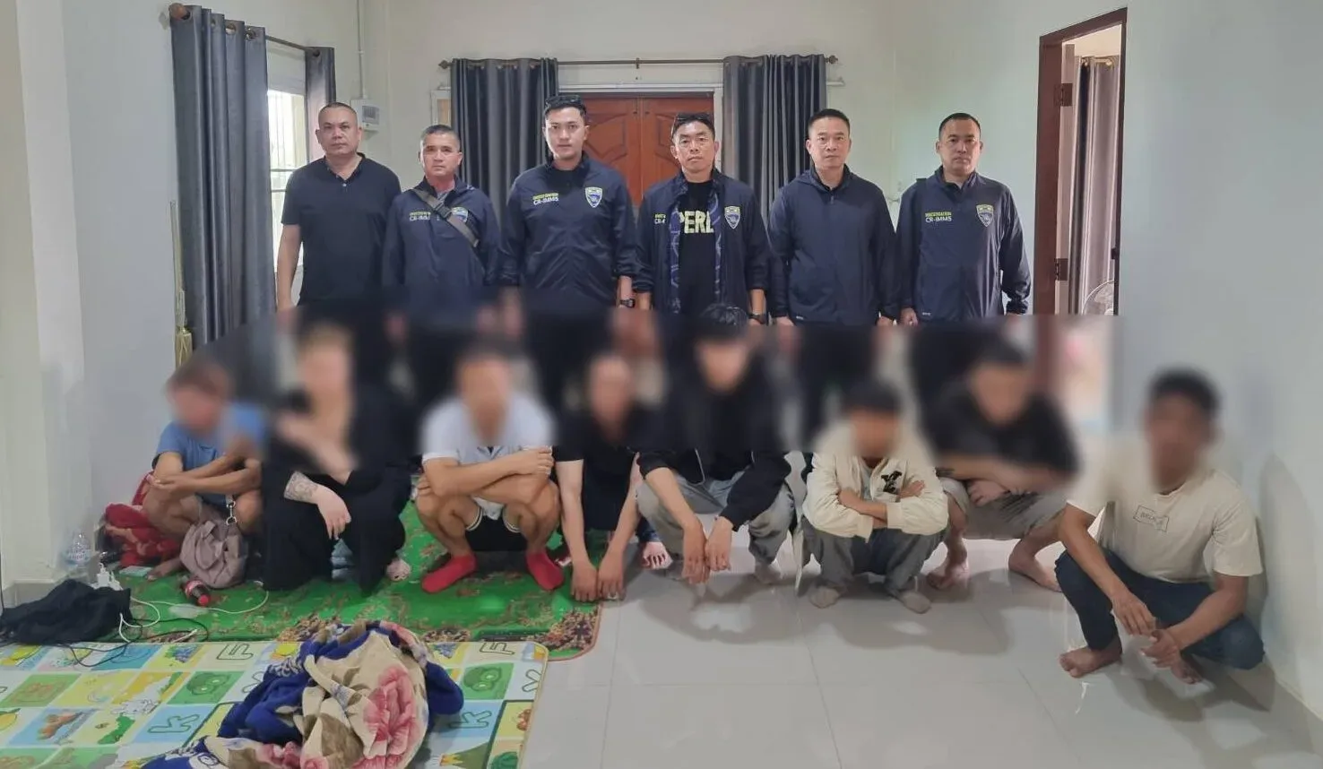 6名中国人从老挝金三角偷渡泰国！清莱警方查获藏身民宅，2名泰国人被捕 ... — 正文配图