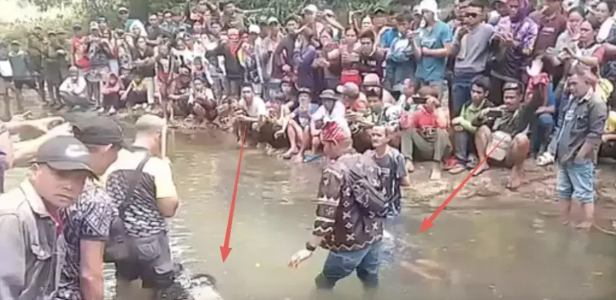 菲律宾两农民为争土地下水“憋气决胜”！二人双双溺亡