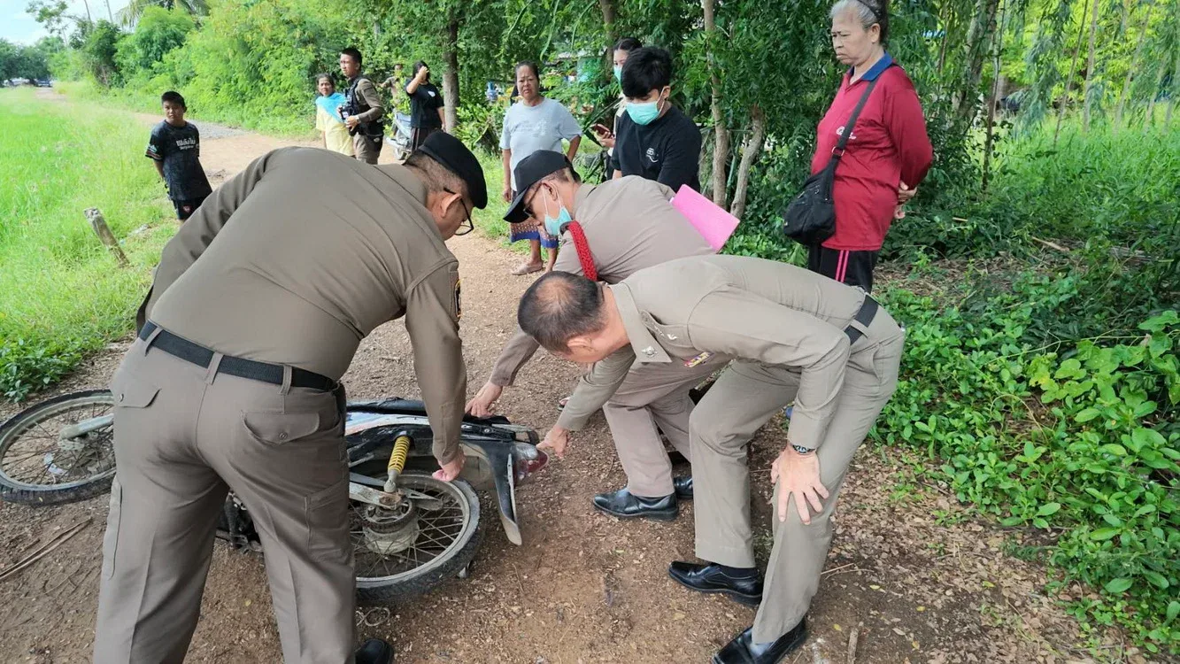 泰国66岁老翁遭木棍击头后又被开车撞！5根肋骨骨折 — 正文配图
