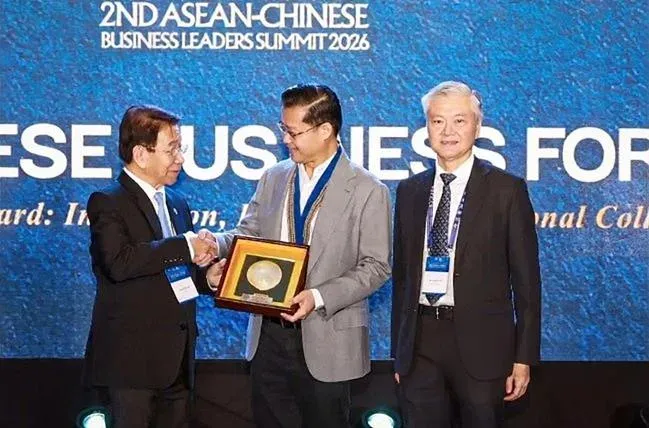菲华商界发出警告：我们非常担心自己的未来！ — 封面