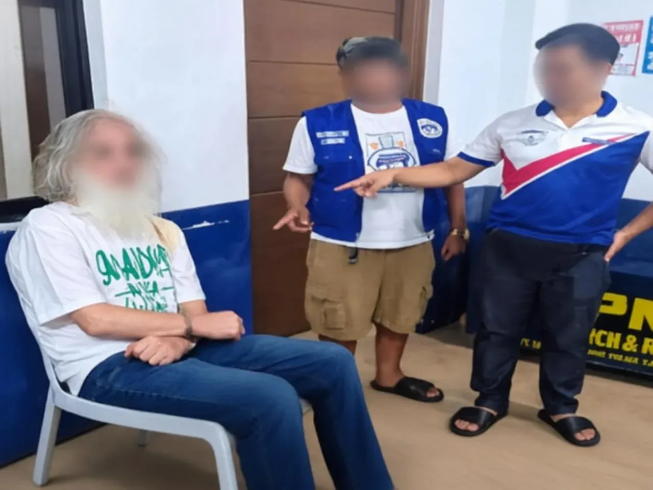 当众辱骂工作人员还挑衅警察!澳大利亚男子在马尼拉落网