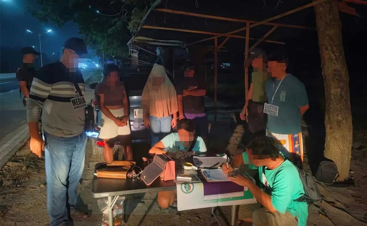 PDEA-12 personnel document evidence and process the arrest of three suspected drug personalities during a buy-bust operation in Barangay Kenram, Isulan, Sultan Kudarat, on Oct. 23, which yielded suspected shabu worth ₱439,892. Photo courtesy PDEA-12