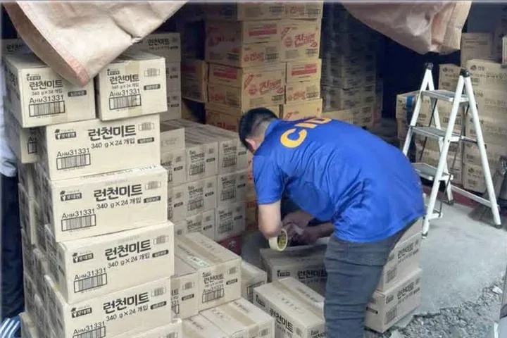 价值104万比索!菲律宾仓库被查,大批韩国午餐肉遭没收 — 封面