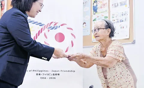二战后与父亲失散80年!菲律宾老妇终于圆寻亲梦